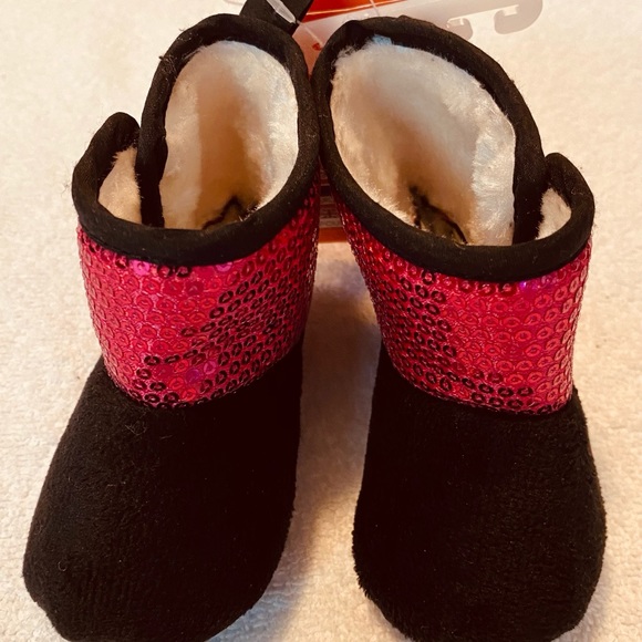 Brand New Booties By TICKLE TOES - Toddler Size 4 - Box 52 - Picture 2 of 4